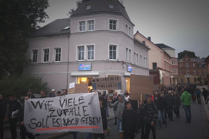 Die erzgebirgische Widerstandshochburg Zwönitz ist heute auch wieder auf der Straße!Es dürften noch ...