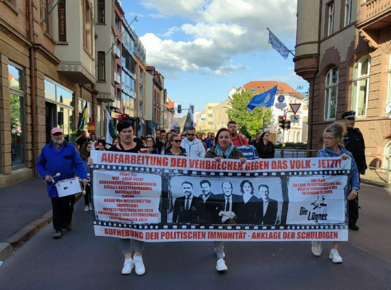 Eisenach am 30. Mai 2022 Bei strahlendem Sonnenschein protestierten heute mutige Menschen gegen die Politik in unserem ...
