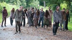 The Walking DeadViele habe es gesehen,Horror im US-Fernsehen.Wandelnden Tote irren umher,echt krass und populär.Wenn's G...
