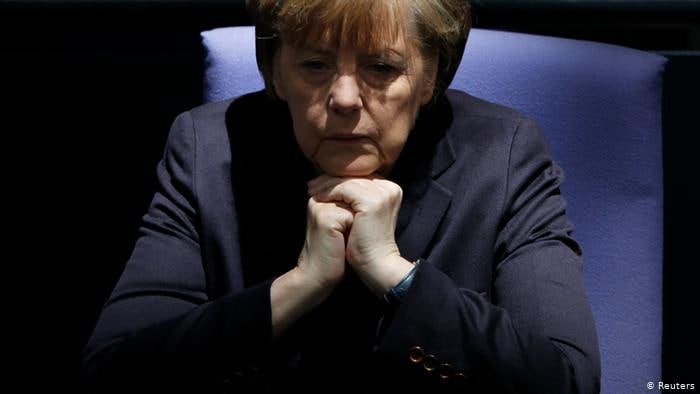 Trotz sinkender Zahlen: Merkel sperrt Deutschland weiter ein!sogar, wenn man sich auf die falschen W...